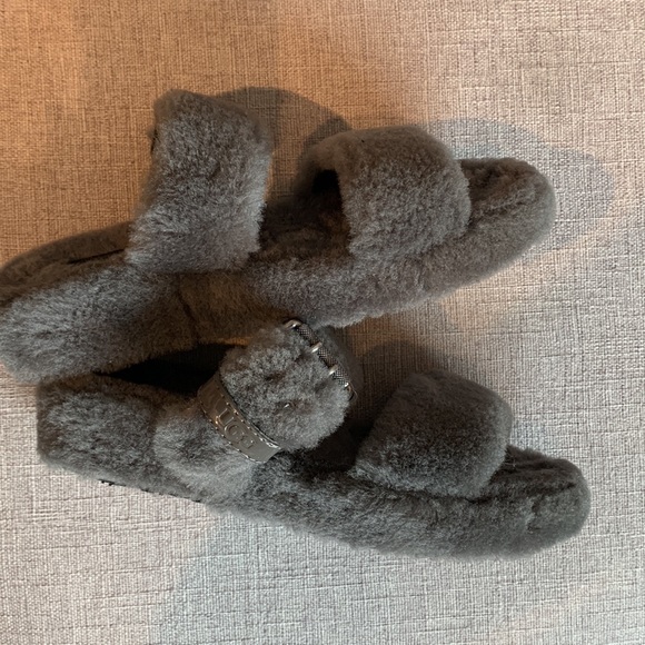 UGG SLIDES - Picture 2 of 5